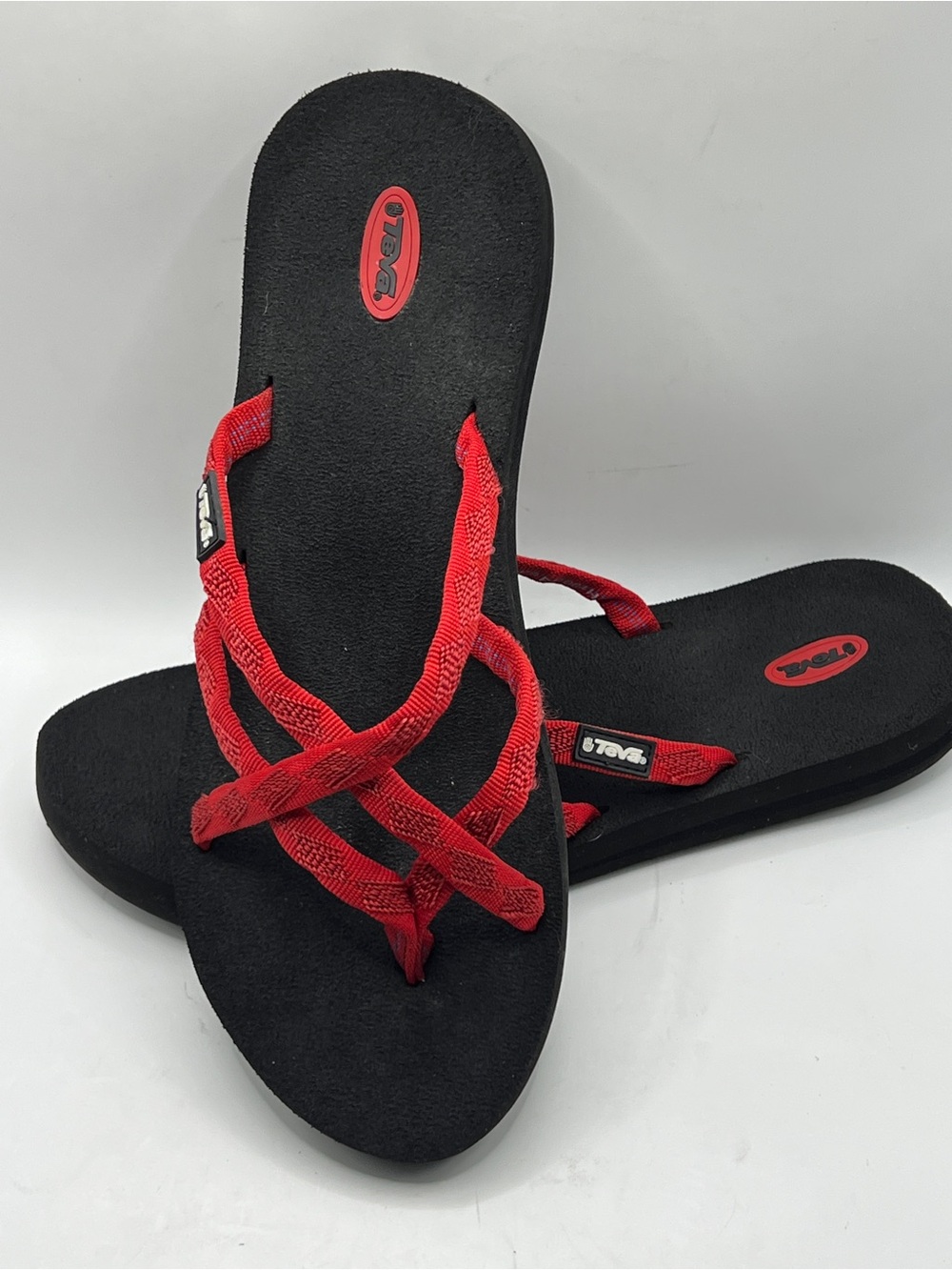 Teva Women’s Olowahu Strappy Mush Foam Flip Flops Red Black sz9